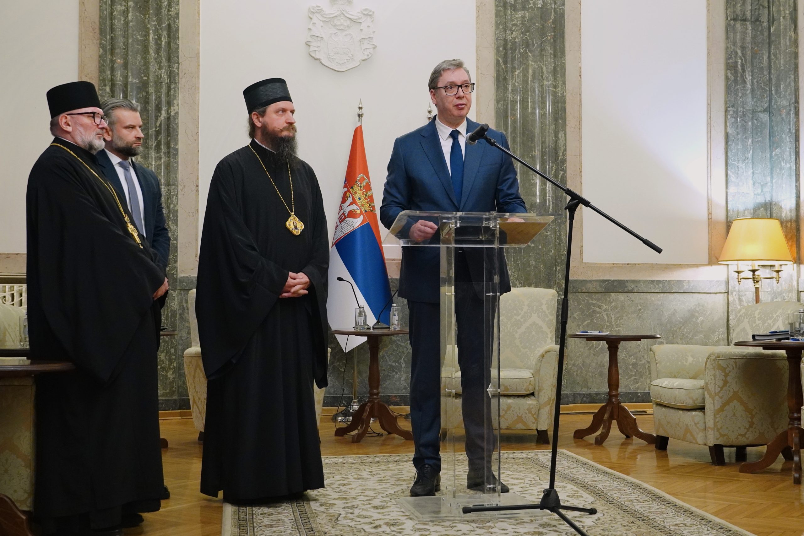 Predsedniku Srbije Aleksandru Vučiću episkop bihaćko-petrovački Sergije uručio Orden Novomučenika bihaćko-petrovačkih.