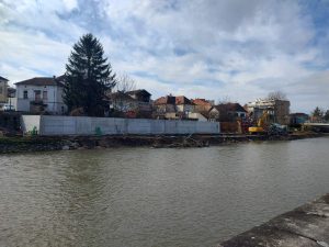 „Berlinski zid“ u Vlasotincu: Šta radi vlast, a šta traže studenti i opozicija