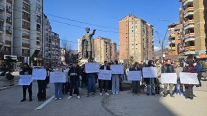 Skup studenata i profesora UPKM povodom sudbine Univerziteta