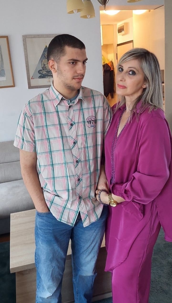 Nikolina Crnogorac sa sinom Nikolom, koji ima autizam