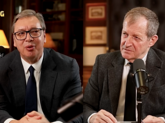 Aleksandar Vucic i Alister Kembel