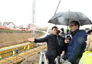 Vučić iz helikoptera video 337 Kineza i kamione koji stoje