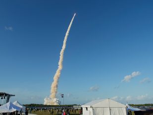 Četiri astronauta otišla na put oko Meseca