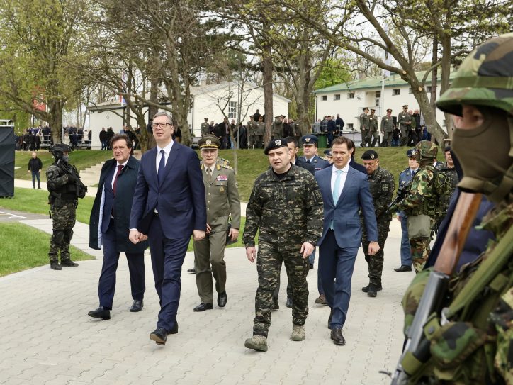 Vučić u sedištu Kobri
