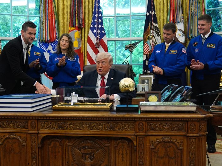 Nasa, Tramp