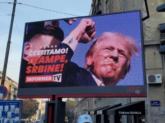 Donald Tramp na Informerovom bilbordu