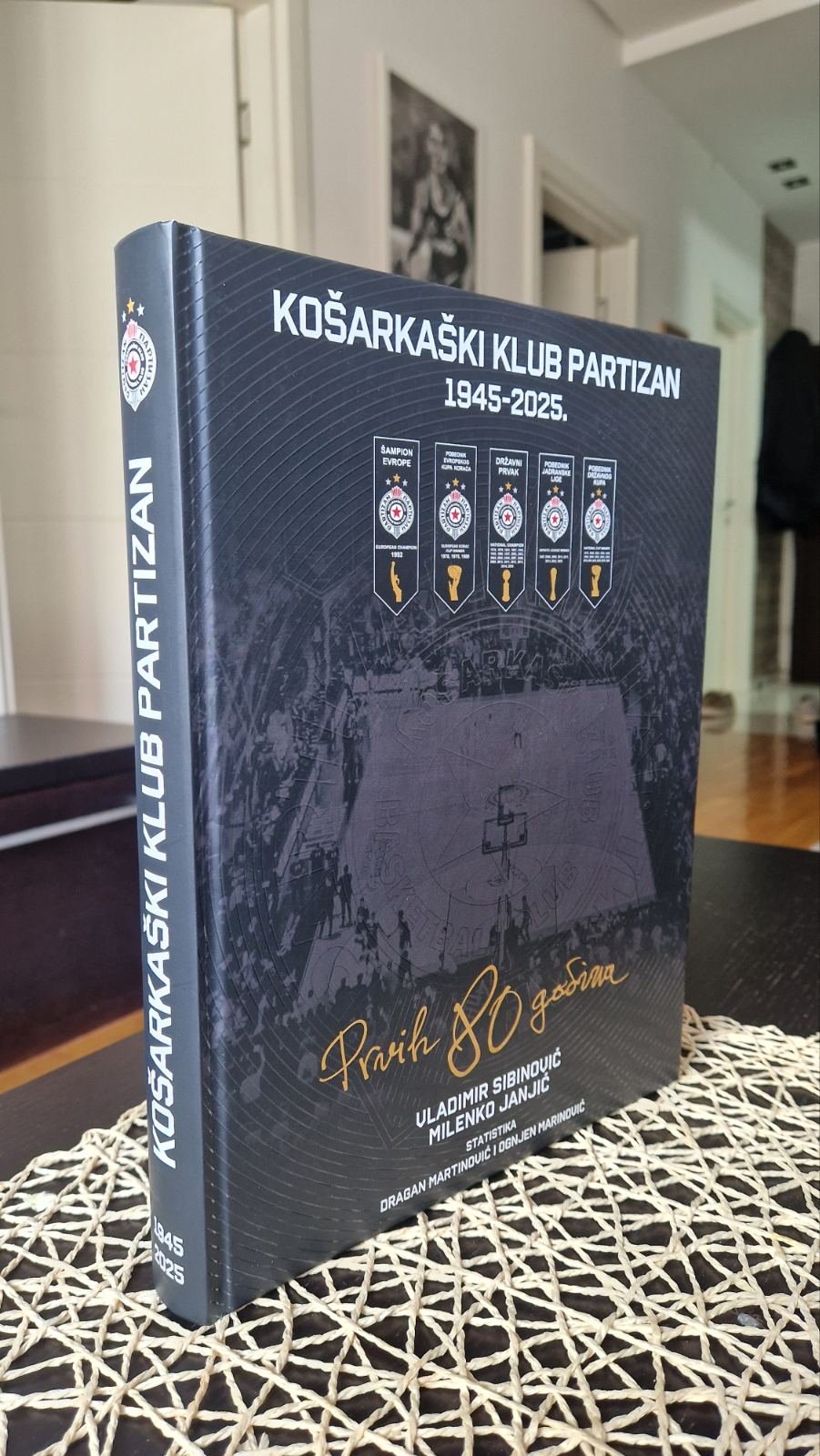 Monografija „Prvih 80 godina“