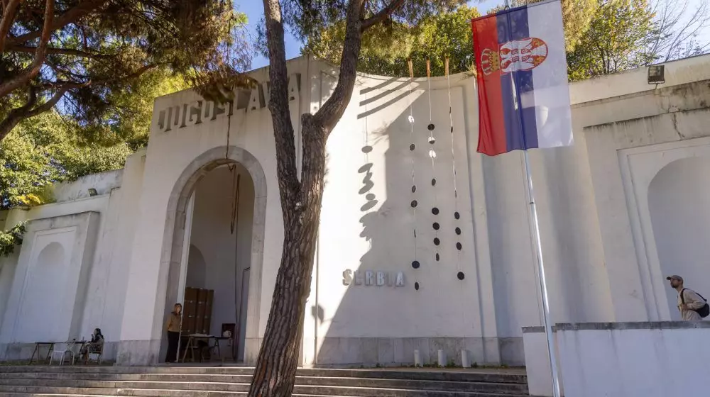 Venecijansko bijenale bez žirija, ali sa kontroverznim radom iz Srbije