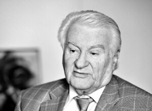 Prof. Dragoljub Mićunović Mićun