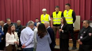 Prekinuta sednica u Kuli: Komešanje i policija zbog izbora predsednika Skupštine