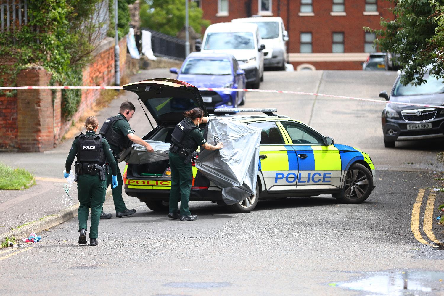 Belfast gori posle napada nožem