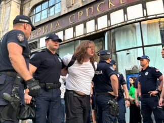 Posle protesta u Rajićevoj privedeno deset građana, među njima i dva studenta