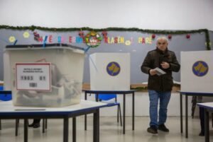 Vanredni parlamentarni izbori na Kosovu: Do 10 sati glasalo 3,04 odsto birača