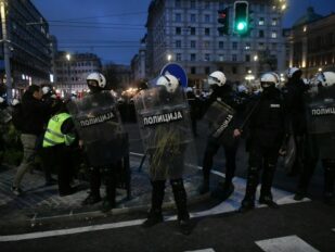 Posle protesta u Rajićevoj privedeno deset građana, među njima i dva studenta