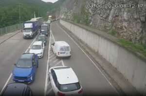 Gužve na granici: Srbija pojačala kontrole putnika koji dolaze iz Crne Gore