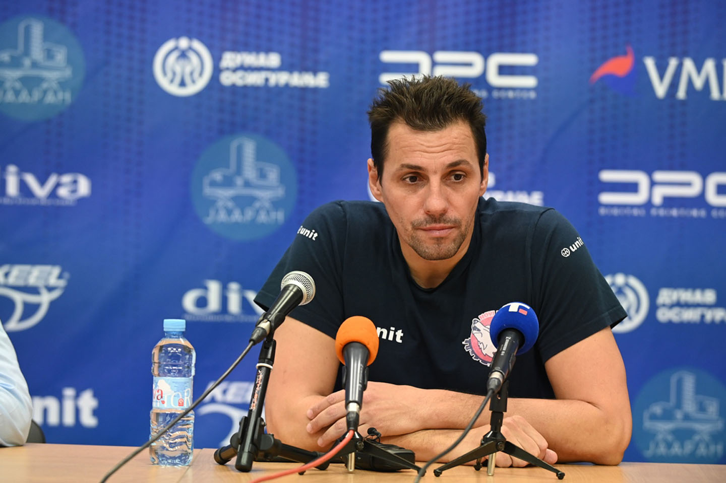 Vladimir Vujasinovic drži konferneciju VK Novi Beograd