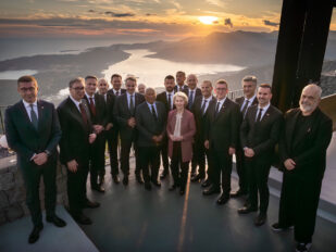 Lideri na samitu u Tivtu