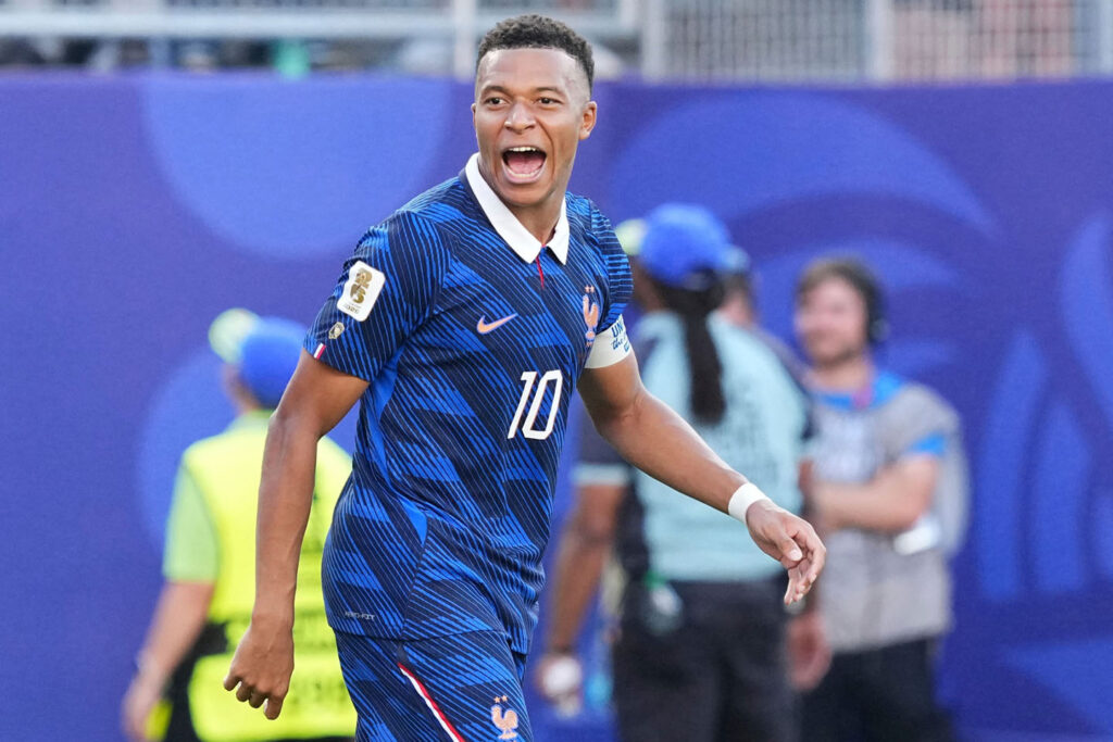 Kilijan Mbapre proslavlja gol protiv Paragvaja, Svtesko prvenstvo 2026.