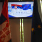 Ispreepletene zastave Srbije i Evropske unije