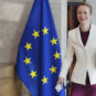Šefica diplomatije EU Kaja Kalas prolazi ppored zastave EU