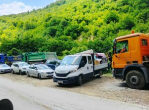 Počelo rušenje vikendica kod Gazivoda: Vlasnicima dali 30 minuta da napuste objekte
