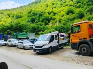 Bageri ruše 11 vikendica na Gazivodama