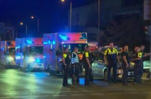 Automobil uleteo u masu na Prajdu u Berlinu: Jedna osoba poginula, najmanje 16 povređeno
