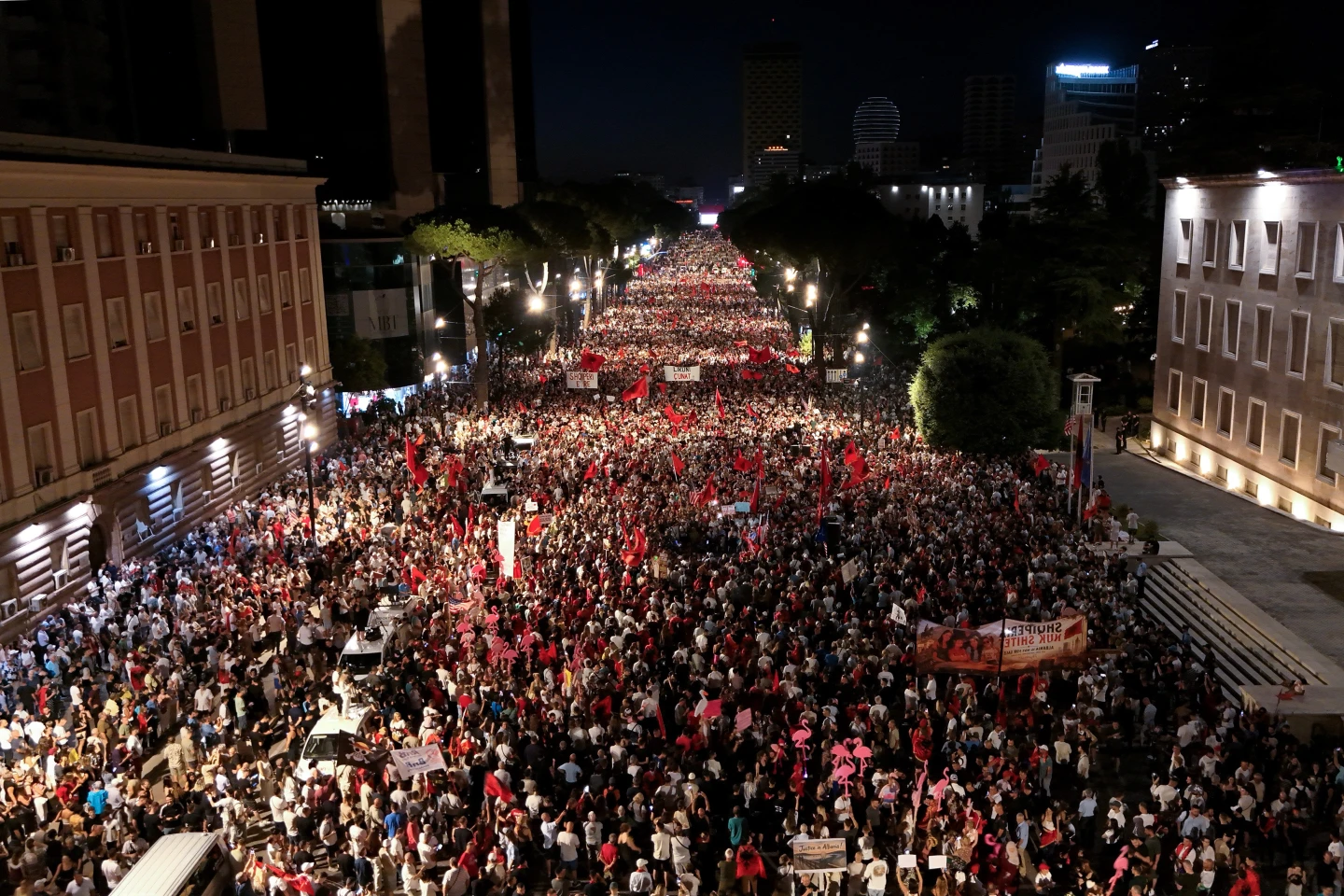 Protesti u Albaniji u okviru takozvane "flamingo revolucije"
