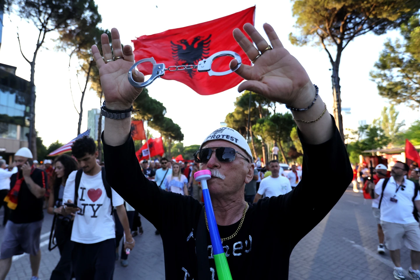 Protesti u Albaniji u okviru takozvane "flamingo revolucije"