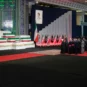 Iranski verski vođe i drugi ožalošćeni odaju počast pred kovčezima ubijenog iranskog vrhovnog vođe ajatolaha Alija Hamneija i članova njegove porodice tokom ceremonije opela uoči višednevne sahrane u Velikoj džamiji Imama Homeinija u Mosali u Teheranu