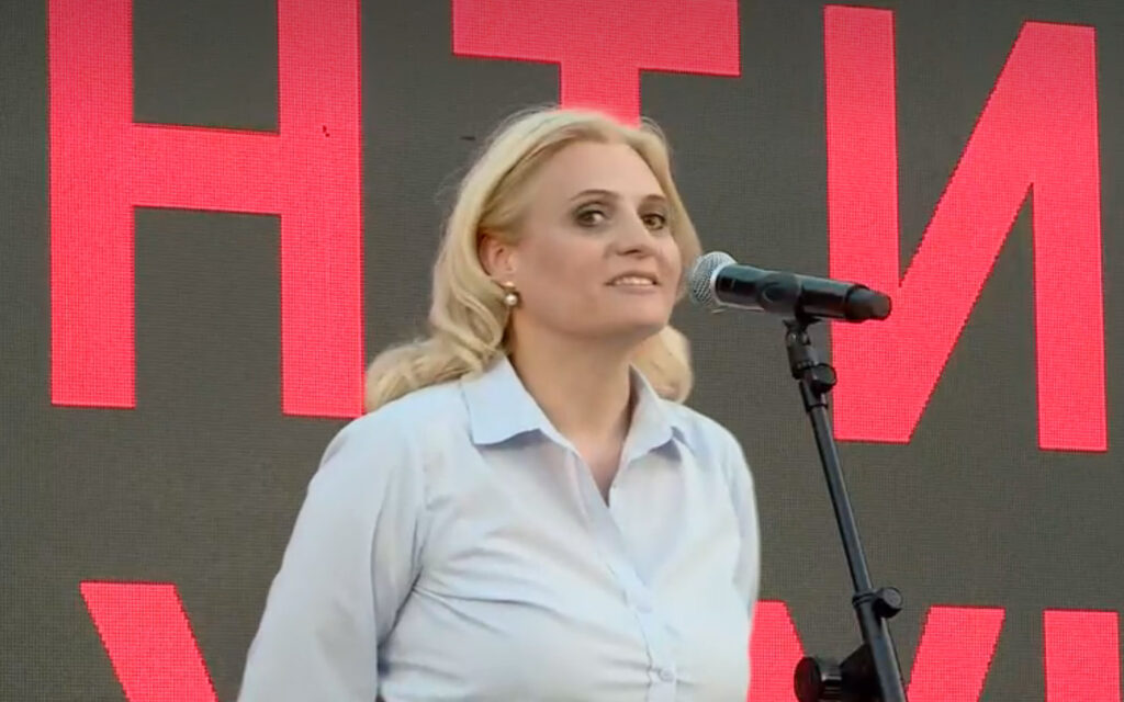 Jelena Pavlović govori na studentskom protestu „Sve se vidi na Vidovdan“