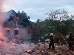 Vatrogasci gase požar izazvan napadom ukrajinskih dronova