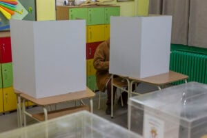 Paravani za izbore: Izvol’te u „bugarski voz“