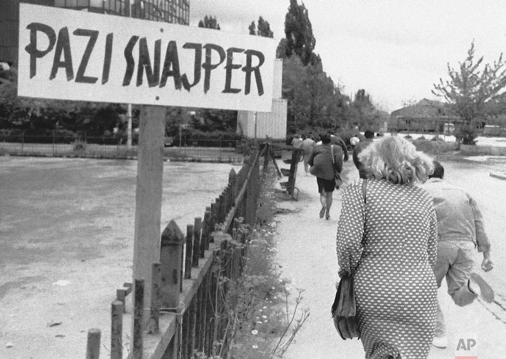 Znak upozorenja u tokom opsade Sarajeva