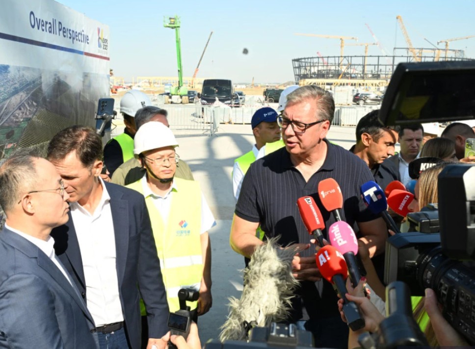 Vučić i ambasador Kine Li Ming