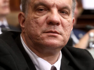 Portret ministar prosvete Dejan Vuk Stanković