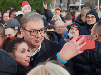 Aleksandar Vučić među narodom