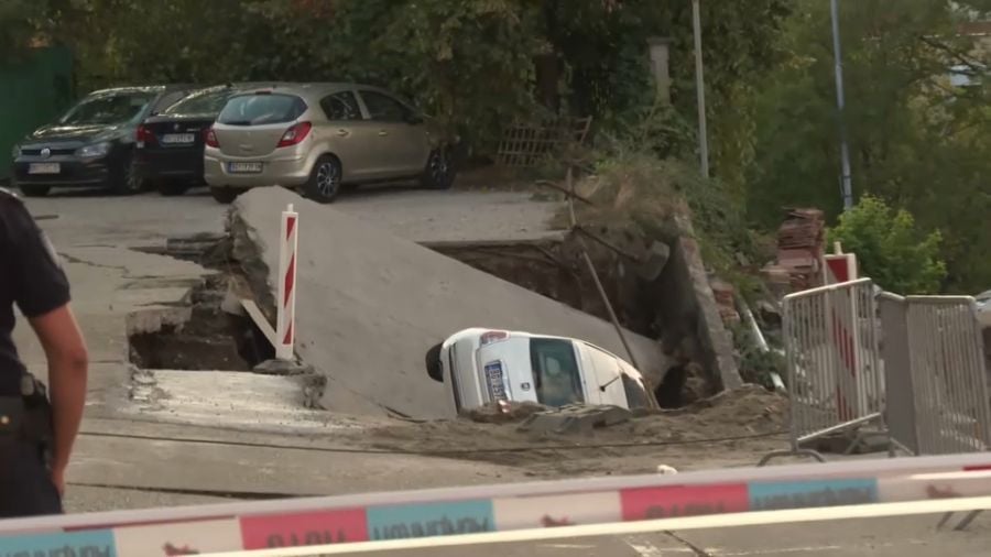 Obrušen potporni zid na gradilištu