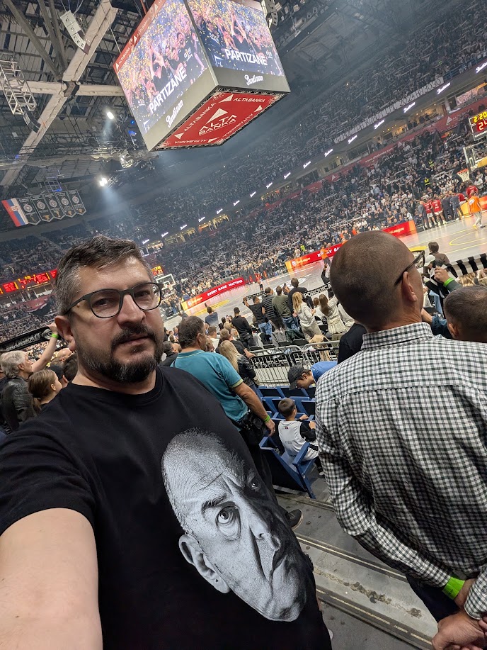 Navijač Nikola Jovanovič, Pećko pivo na Tviteru