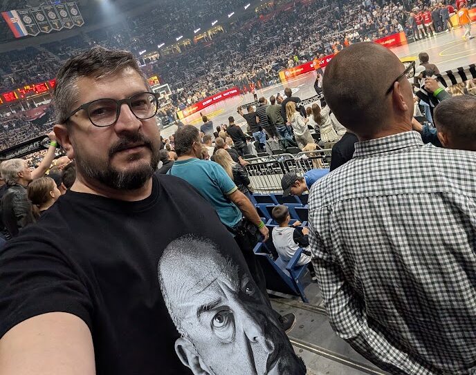 Navijač Nikola Jovanovič, Pećko pivo na Tviteru