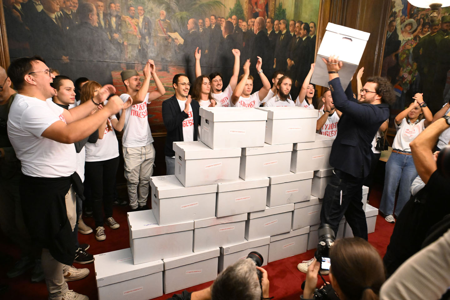 Studentska lista predaje potpise RIK-u