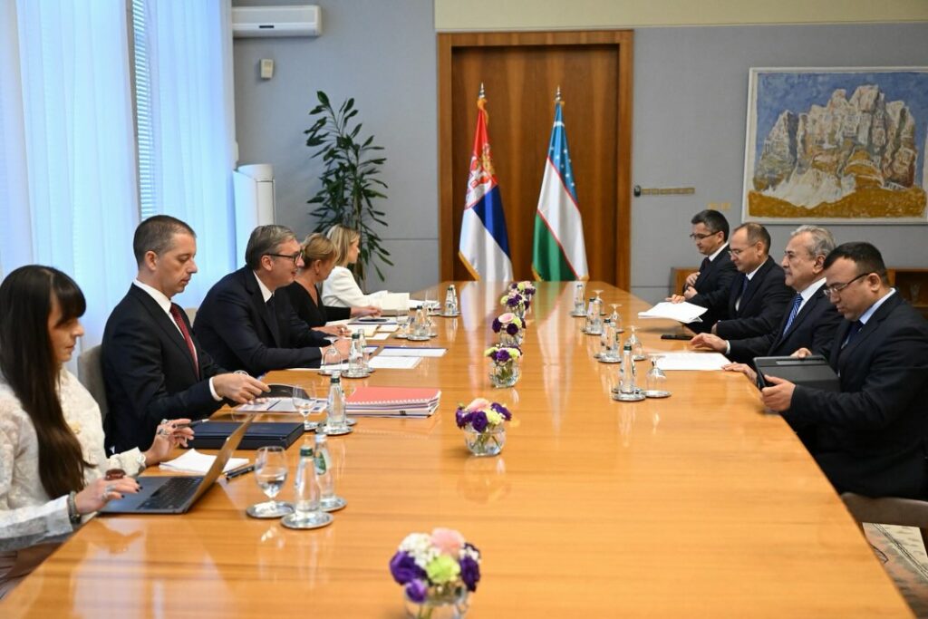 Predsednik Srbije Aleksandar Vučić u razgovoru s prvim potpredsednikom Senata Uzbekistana Sodikom Safojevim
