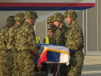 Kovčeg s telom Ratka Mladića