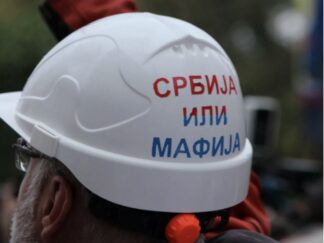 Studentska lista predaje potpise RIK-u