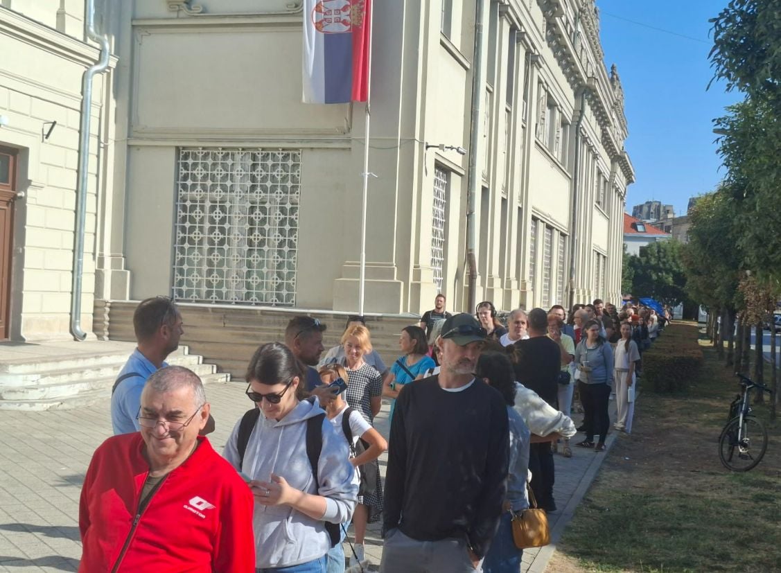 Novosađani čekaju da podrže Studentsku listu