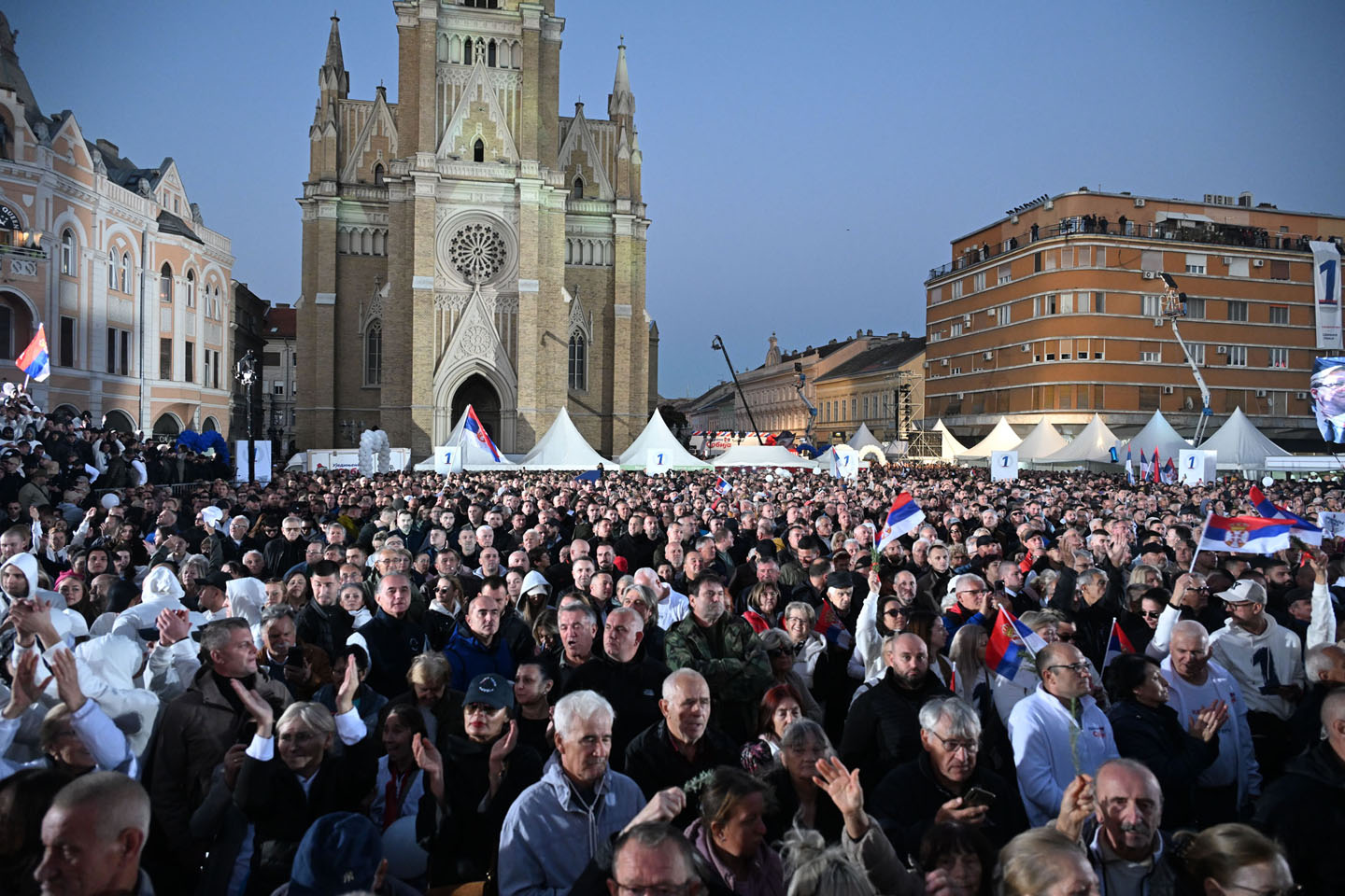 Miting SNS-a u Novom Sadu
