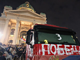 Slavlje nakon pobede Studentske liste na izborima