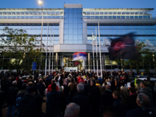 Protest ispred redakcije Nova.rs