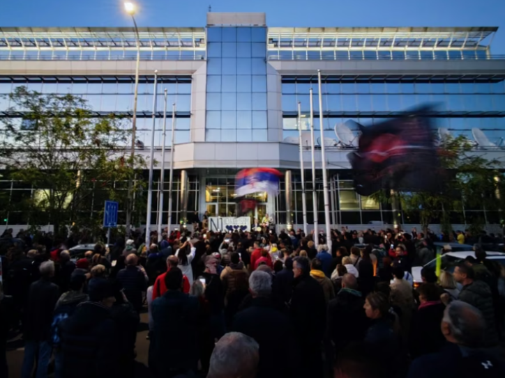 Protest ispred redakcije Nova.rs