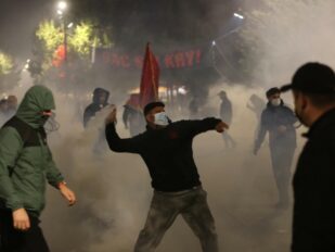 Sukobi demonstranata u Prištini